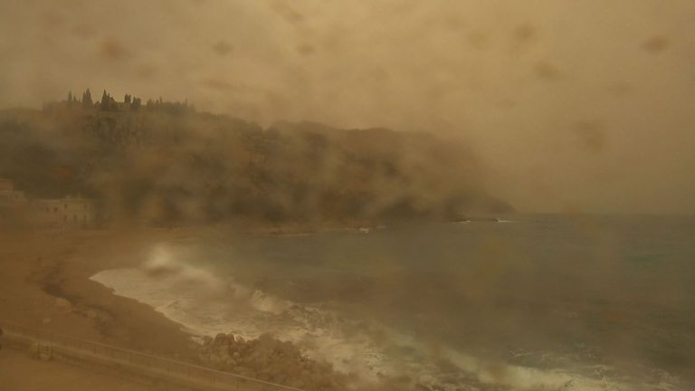 the south-east of France wakes up under a layer of sand from the Sahara