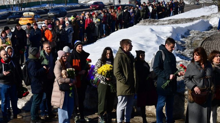 third day of meditation at the grave of the Russian opponent