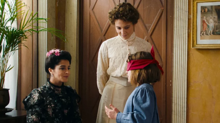 when female emancipation rhymes with alternative education in a film about Maria Montessori