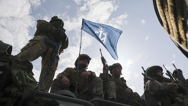 who are these pro-Ukraine Russian fighters, who are attacking their own country?