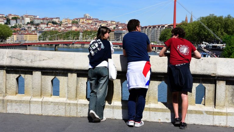 Saturday was the hottest day ever observed in France before April 15, with temperatures exceeding 31°C.