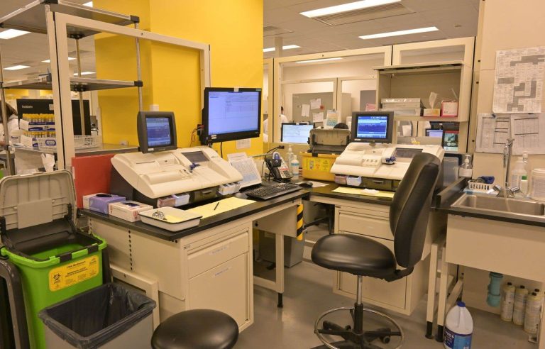 A “critical shortage” of medical technologists is plaguing Quebec