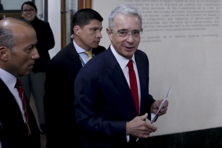 Accused of witness tampering |  Former Colombian President Uribe denounces “political revenge”