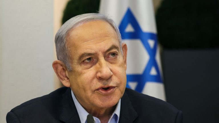 Benjamin Netanyahu will ban the broadcast of Al Jazeera, which he describes as “terrorist”