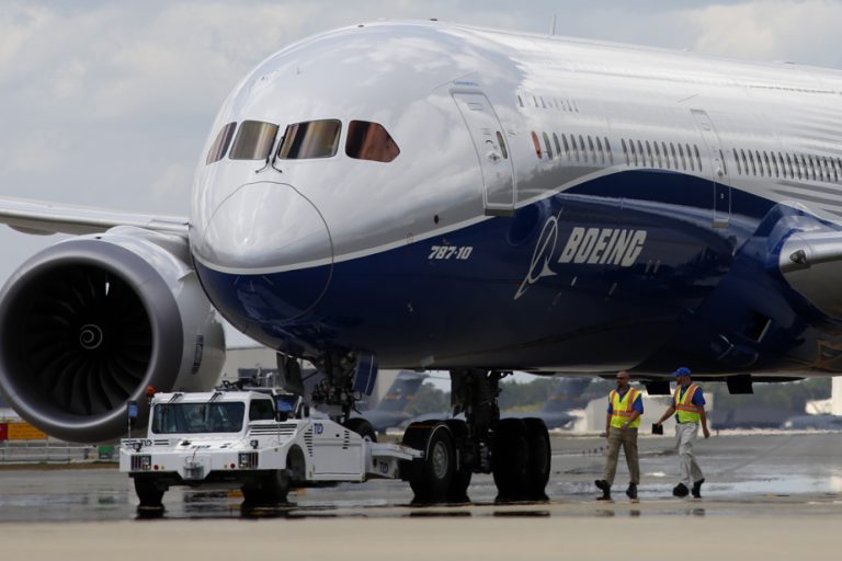 Boeing defends the safety and durability of the Dreamliner 787