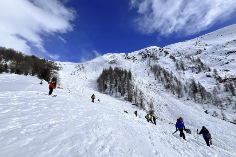 Canadian officer died in avalanche in Switzerland, army says