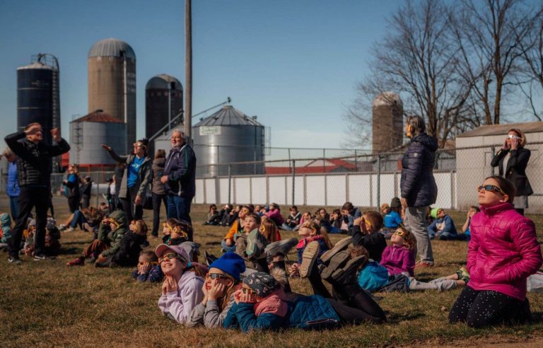 Children amazed by the solar eclipse