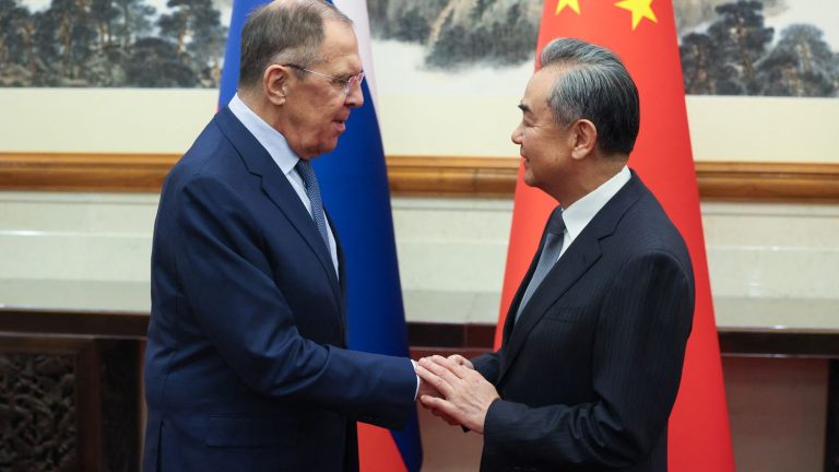 China wants to “strengthen strategic cooperation” with Russia