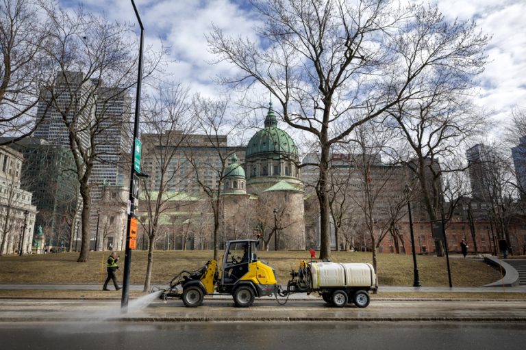 City of Montreal |  Spring cleaning begins