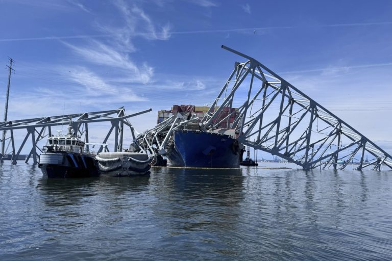 Collapsed bridge in Baltimore |  A first navigation corridor planned through the rubble