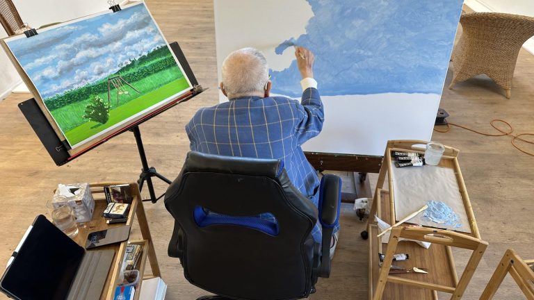 David Hockney in Normandy, from canvas to iPad, the joyful inventiveness of a young 86-year-old painter