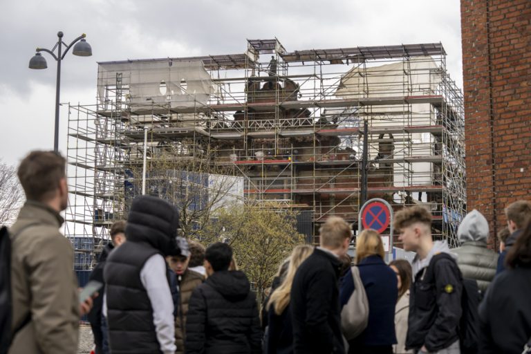 Denmark |  The charred facade of the old Stock Exchange has collapsed