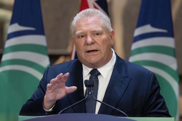 Doug Ford orders LCBO to bring back paper bags to its stores