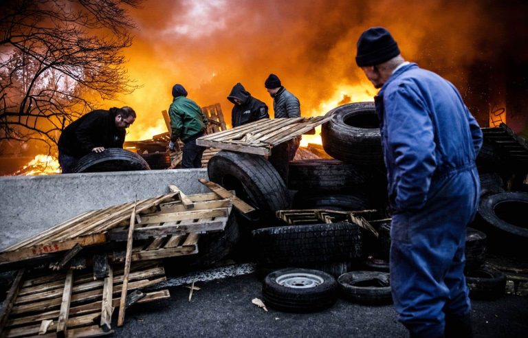 Dutch farmers voice their anger towards Europe