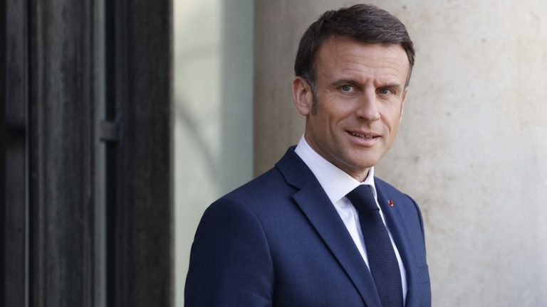 EDITORIAL.  From Michel Sardou to Aya Nakamura, the musical variation of “at the same time” dear to Emmanuel Macron