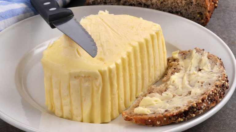 Each French person eats 8 kilos of butter per year, a product that is still fashionable in the kitchen