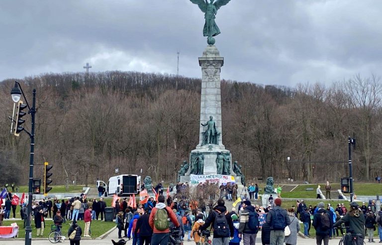 Earth Day demonstration in Montreal criticizes François Legault’s energy transition