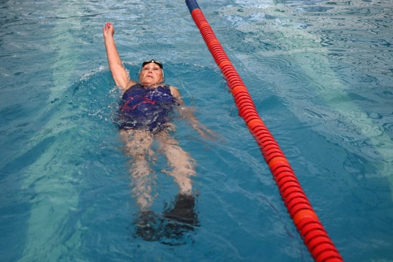 Eliana Busch, the 89-year-old Chilean swimmer with the rage to win