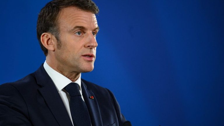 Emmanuel Macron brushes aside the hypothesis of an amending budget before the fall