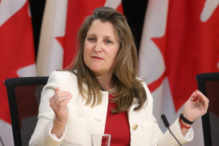 Federal budget |  Chrystia Freeland does not rule out raising taxes on corporations and the richest