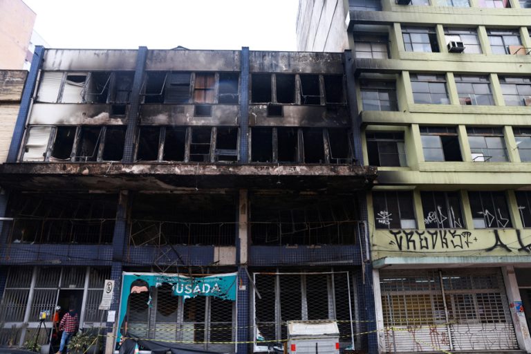 Brazil |  Fire at homeless hotel kills at least 10