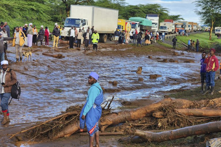 Floods in Kenya |  At least 42 dead in dam burst