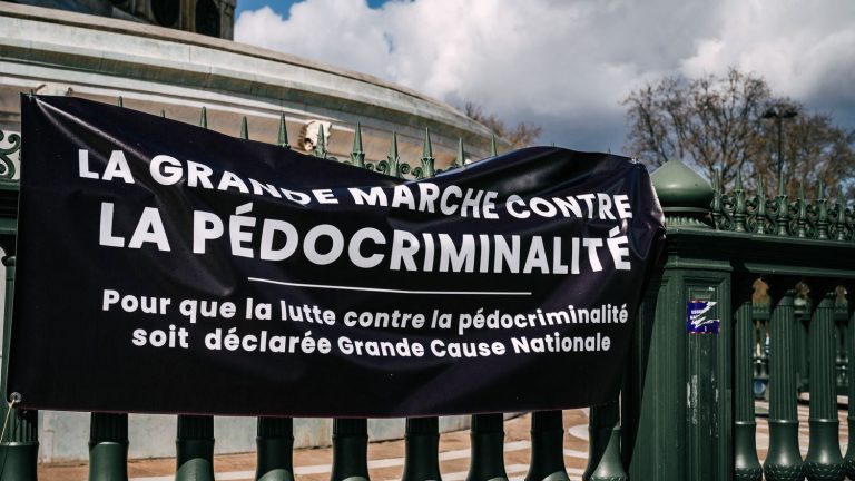 “France must position itself in favor of a European regulation”, warn organizations in an open letter to Emmanuel Macron