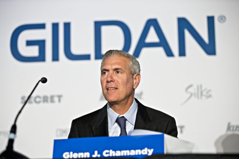 Gildan |  Accused of being “distracted and absent”, the former boss obtained 10 million in 2023