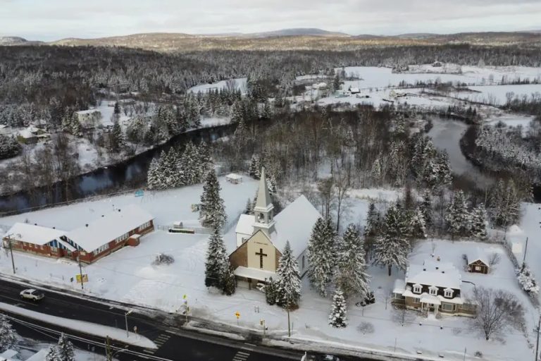 Hautes-Laurentides |  The Morier dike is holding up