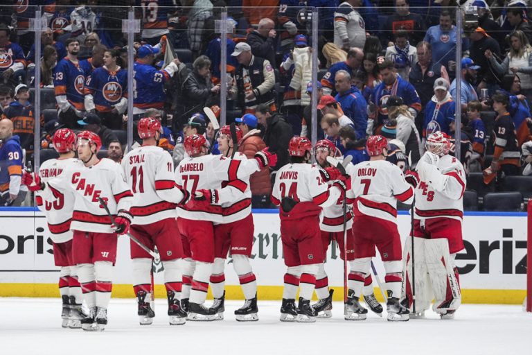 Hurricanes 3 – Islanders 2 |  The Islanders on the brink