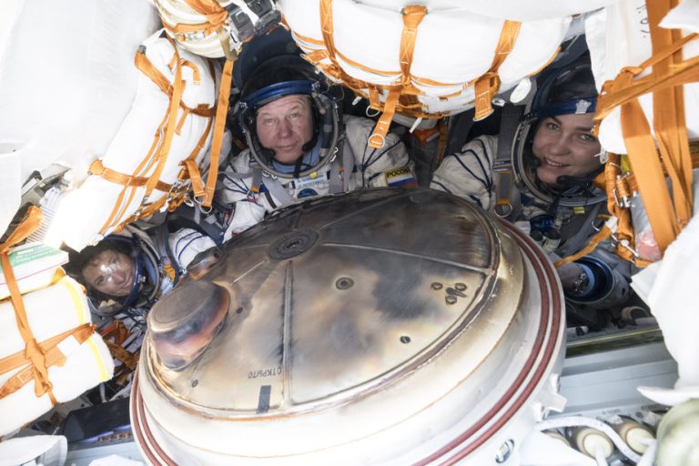 ISS |  Three astronauts return to Earth