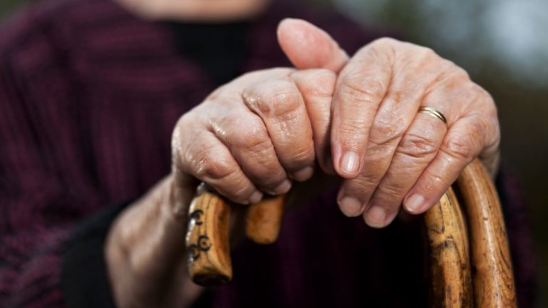 In France, super-centenarians are over-represented in the Antilles without us really knowing why