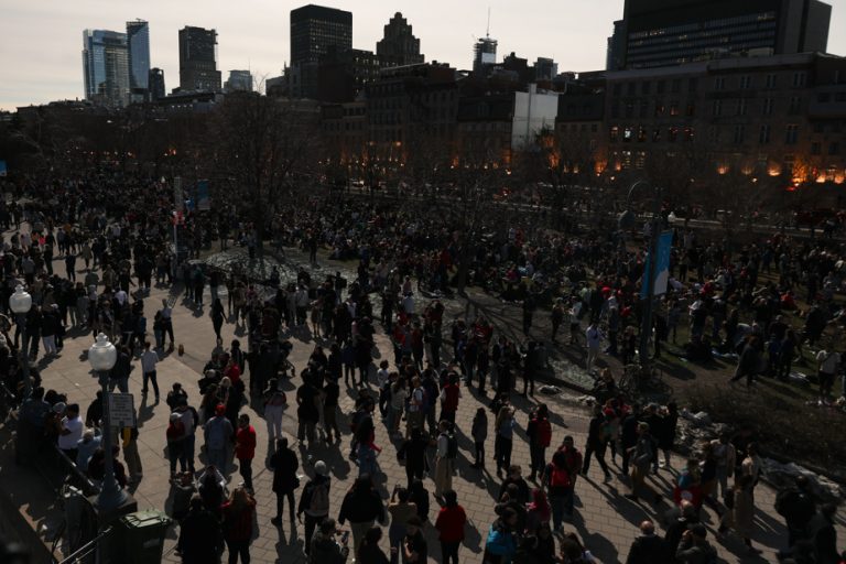 In photos |  Solar eclipse bath for Montreal