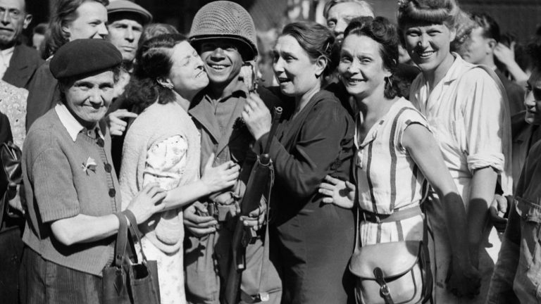 Letters, photos, diaries… 80 years later, the French invited to return Liberation documents to the archives