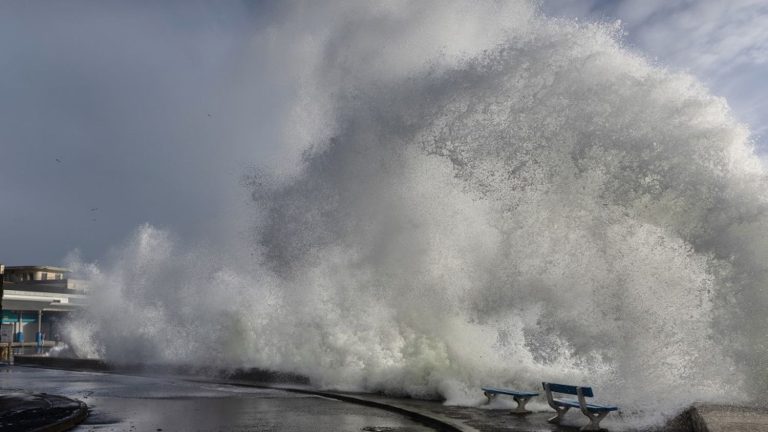 Météo-France places eleven departments on orange alert on Tuesday