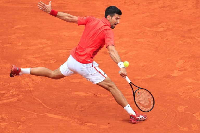 Monte Carlo Tournament |  Novak Djokovic easily advances to the third round