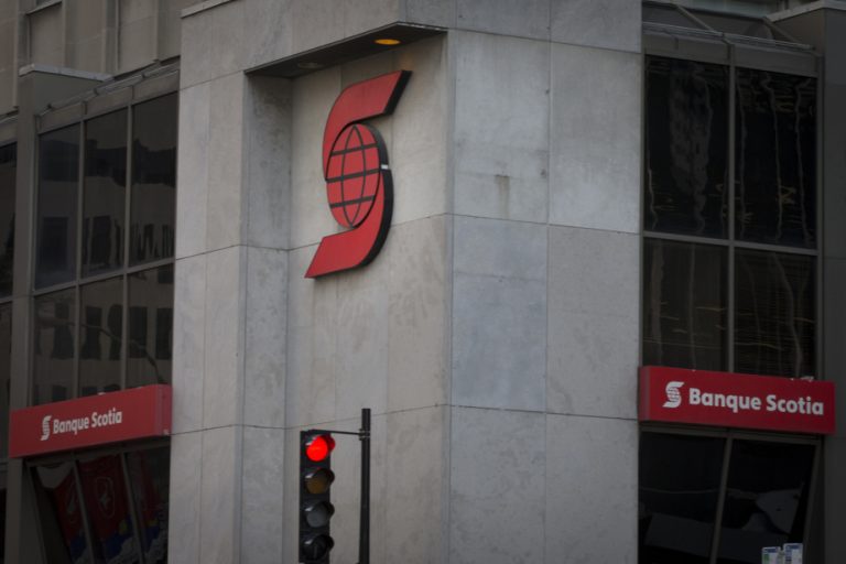 Montreal |  Pro-Palestinian sit-in in Scotiabank offices, 45 people arrested