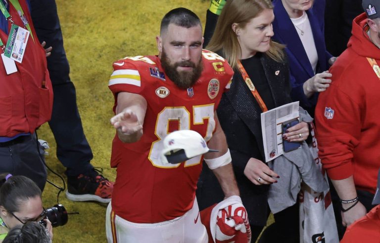 NFL: Kansas City Chiefs offer Kelce two-year contract extension