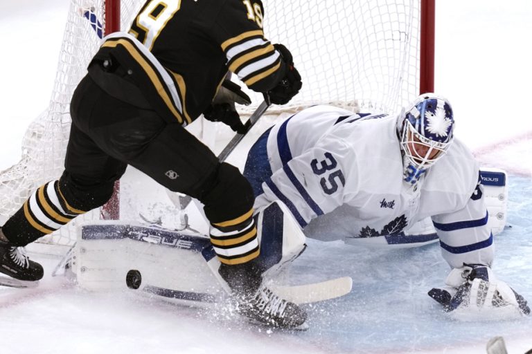 NHL playoffs |  Samsonov’s combativeness allowed the Maple Leafs to tie the game