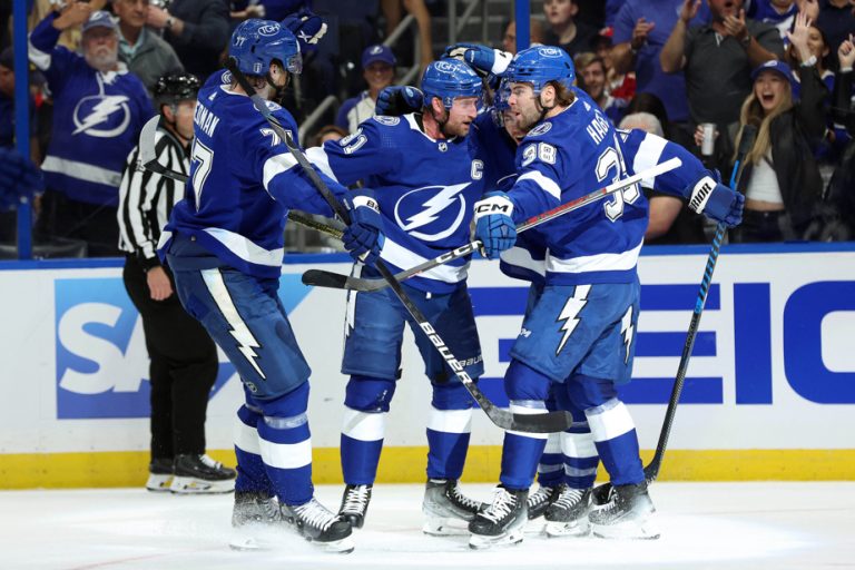 NHL playoffs |  The Lightning avoid elimination by beating the Panthers 6-3