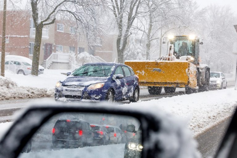 No loading operation in sight, Montreal will let the snow melt