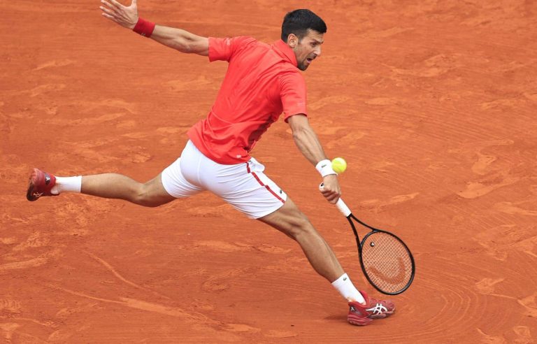 Novak Djokovic easily advances to the third round of the Monte-Carlo Masters