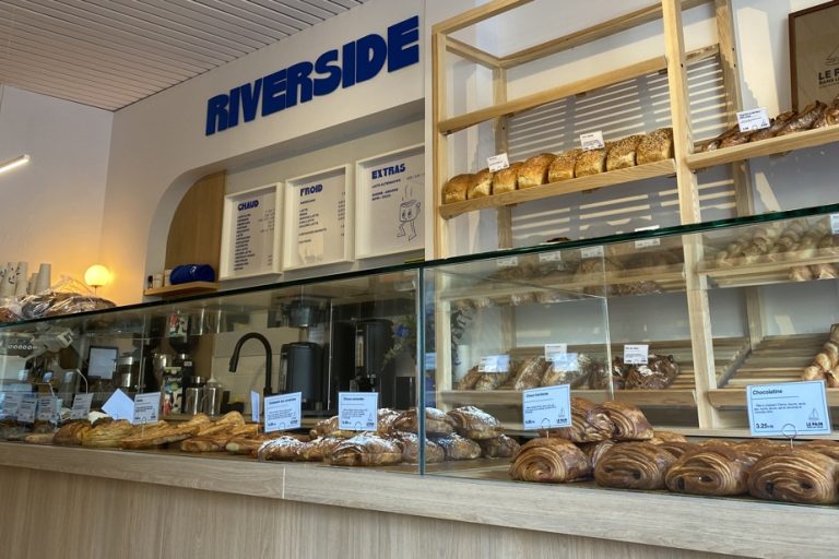 Opening of the Riverside Café in Saint-Lambert