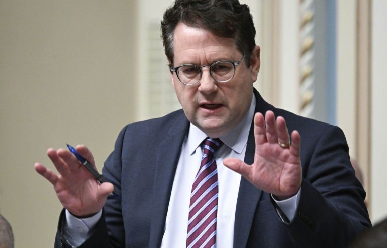 PSPP must “get used to” questions about its past positions, suggests Bernard Drainville