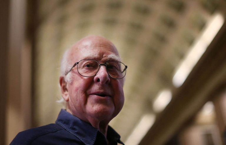 Physicist Peter Higgs, father of the Higgs boson, dies