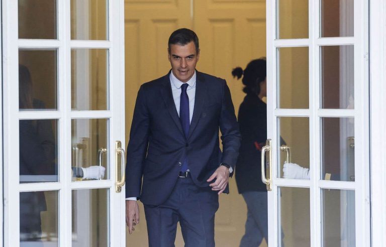 Prime Minister of Spain Pedro Sánchez announced to remain in power