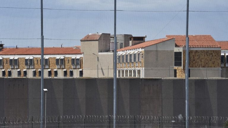 Prison overcrowding reaches a new record in France with 77,450 prisoners in France as of April 1