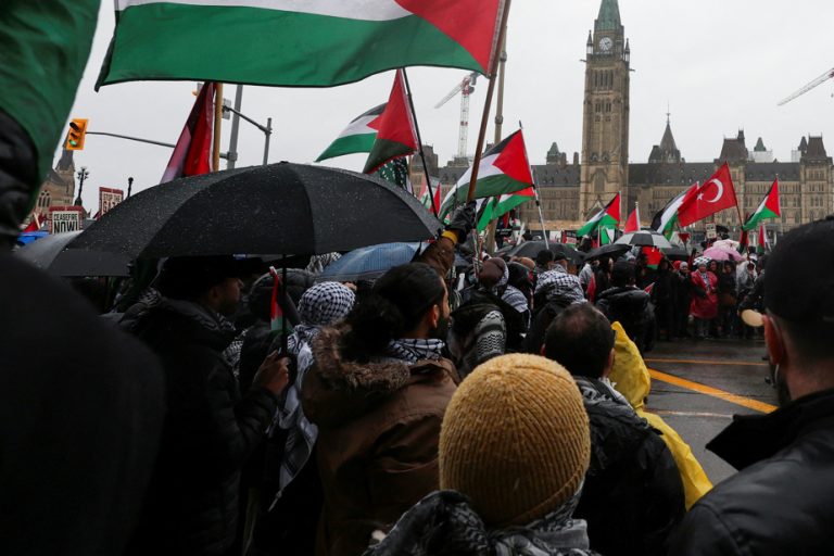 Pro-Palestinian demonstration |  Trudeau and Poilievre condemn hateful slogans, police investigate