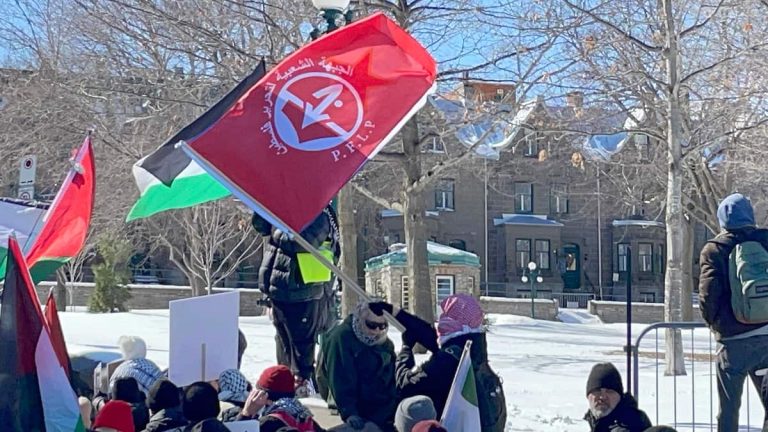 Quebec police do not investigate a flag of a terrorist organization