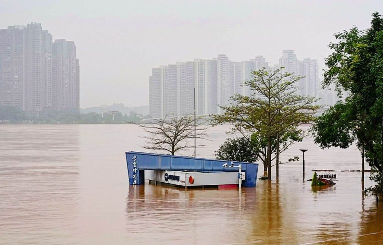 Red alert for heavy rains and floods in China